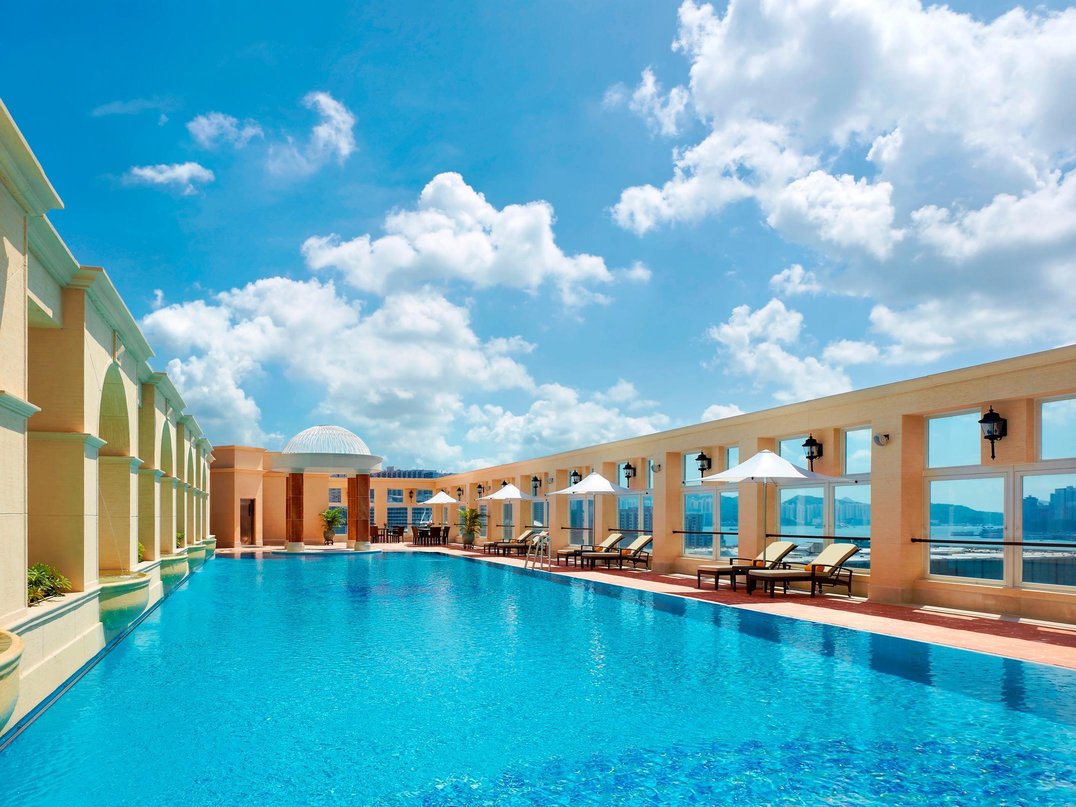 The Royal Garden Hotel Hong Kong Exterior photo The swimming pool at the hotel