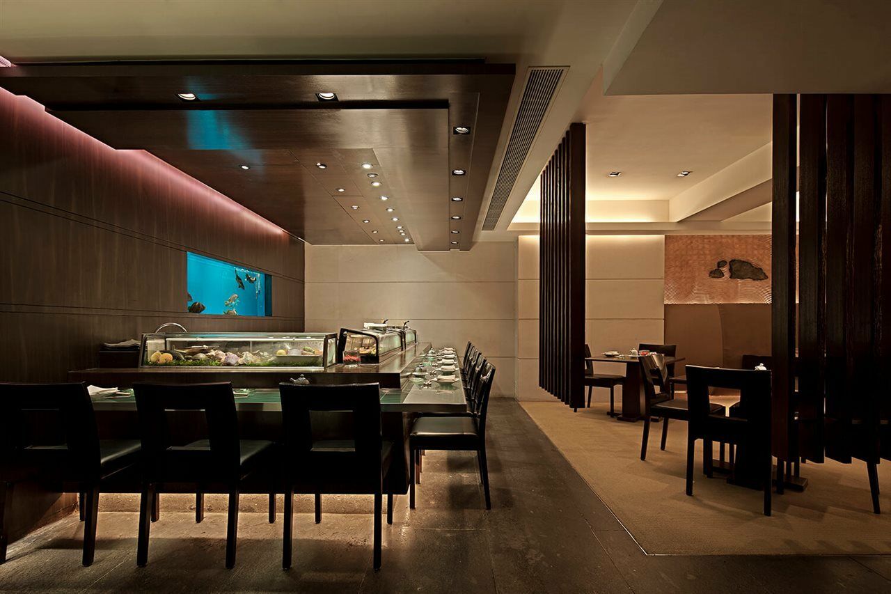 The Royal Garden Hotel Hong Kong Exterior photo Sushi Bar